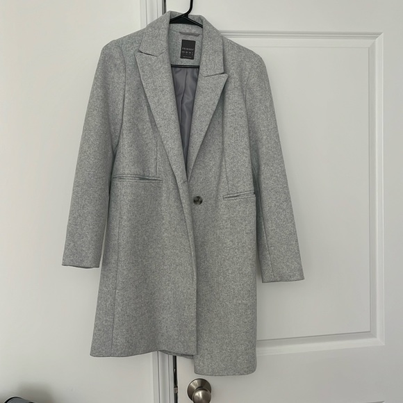 Light gray coat - Picture 1 of 2